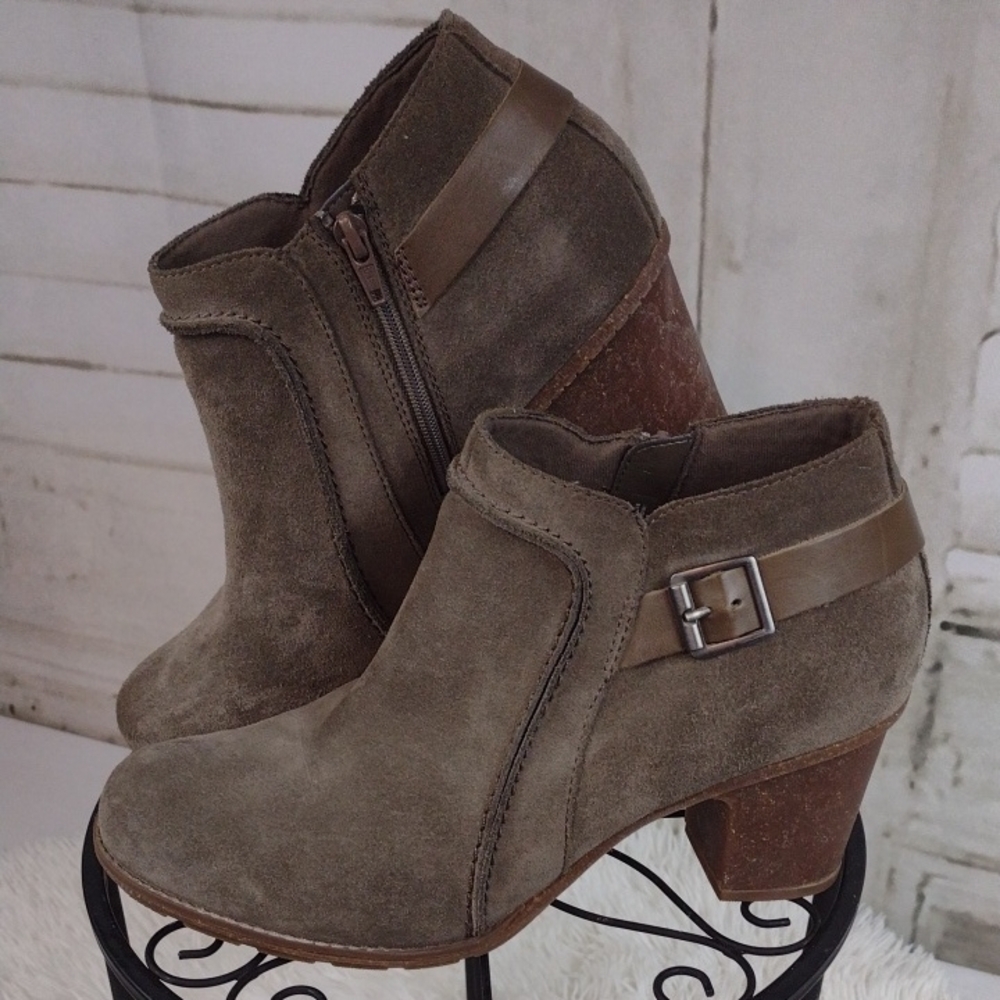 Clarks Taupe Suede Ankle Boots with Buckle Size 11